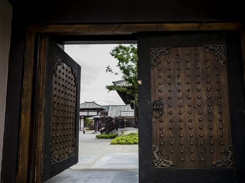慶余年 的取景地,西南地區(qū)最大的影視城,其實(shí)起源于父愛如山